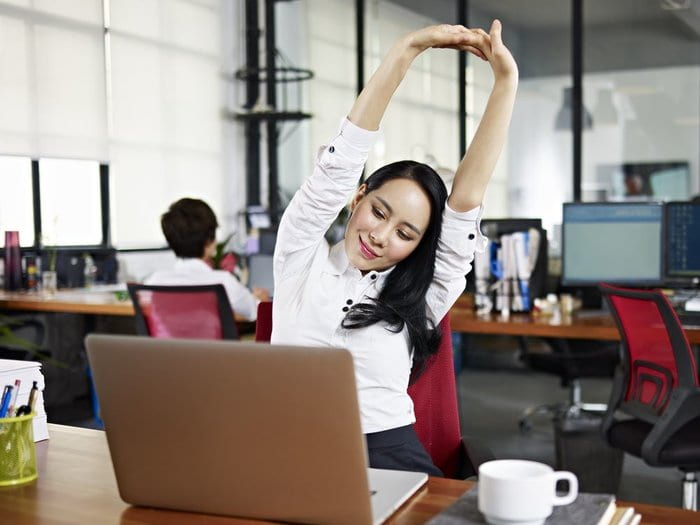 7 Effective Office Exercises to Do at Your Desk