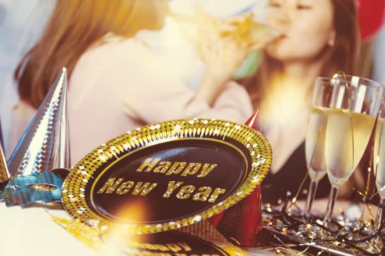 10 Easy DIY Decorations for New Year’s Eve Party
