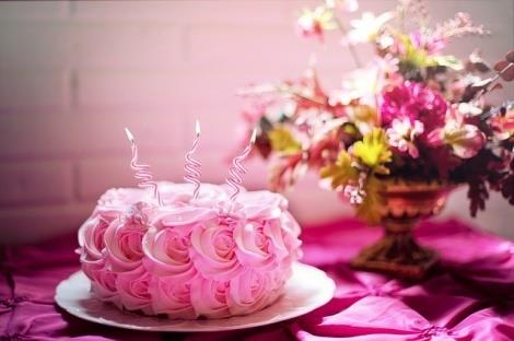 Make your birthday flower arrangements unique