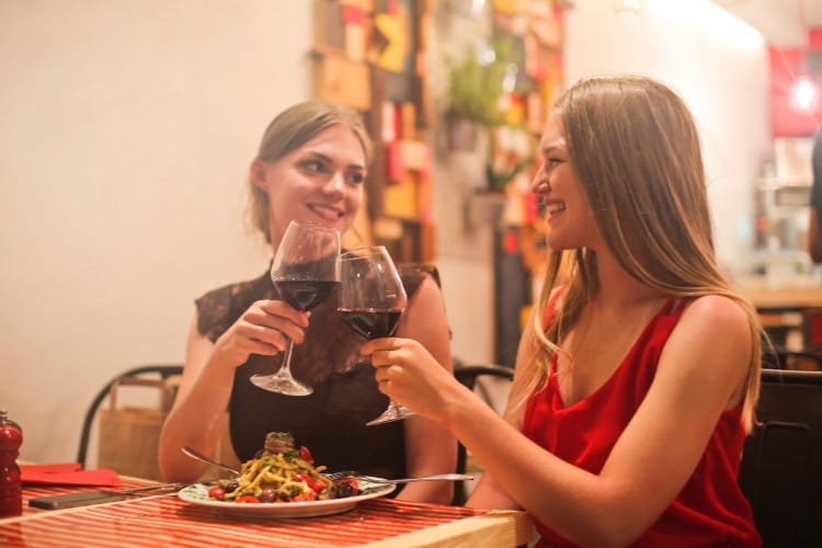 Finding a Low-Carb and Keto-Friendly Wines for Your Weight Loss Program