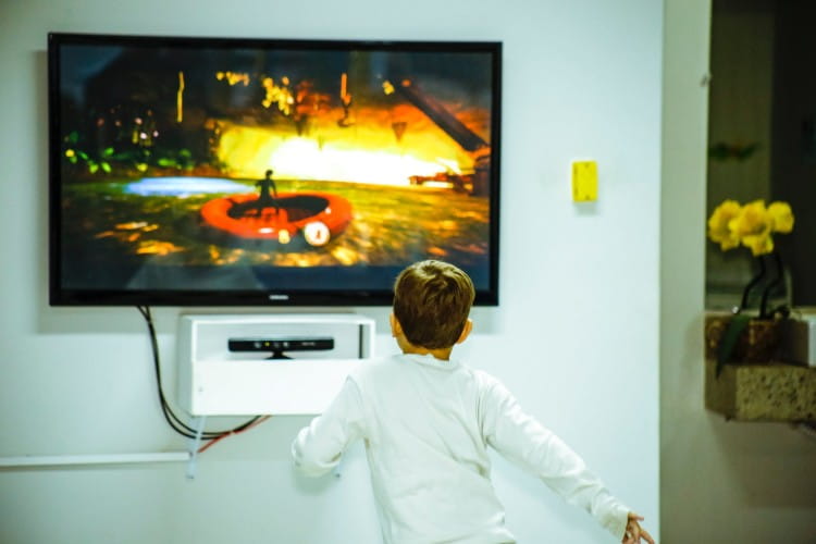 6 Reasons Why 32 Inches TV is so Common in Almost Every Indian Household
