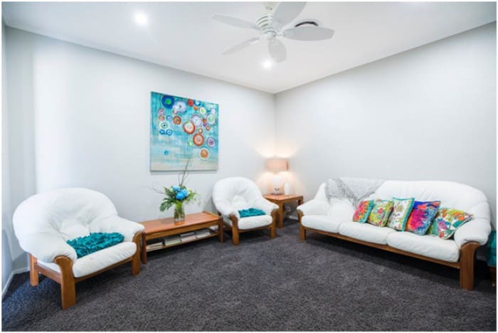How to Decorate Your Living Room in a Tight Budget - Trionds