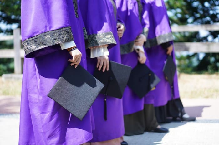 Ten Tips to Look Amazing on Your Graduation Day