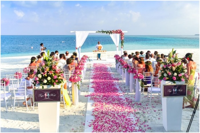 6 Tips for the Beach Bride