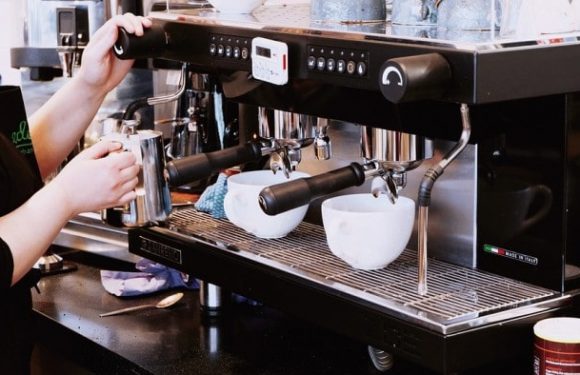 5 Different Types of Coffee Equipment (& How to Use Them)