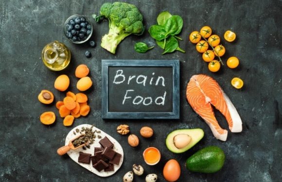 Brain Food: 8 Simple Snacks to Ease Your Anxiety