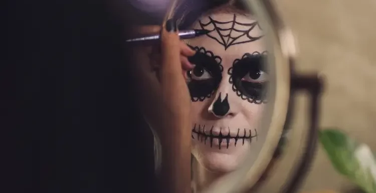 15 Halloween Makeup Tips to Perfect Your Spooky Look