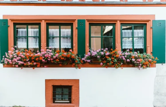 10 Color Trends to Enhance Your Home’s Curb Appeal